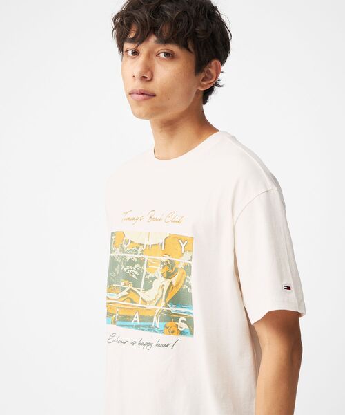 tommy jeans(トミー ジーンズ)の「リラックスビーチクラブグラフィックTシャツ(Tシャツ/カットソー・メンズ・ホワイト/ネイビー・LARGE/MEDIUM/X-LARGE/SMALL)」の8枚目の写真