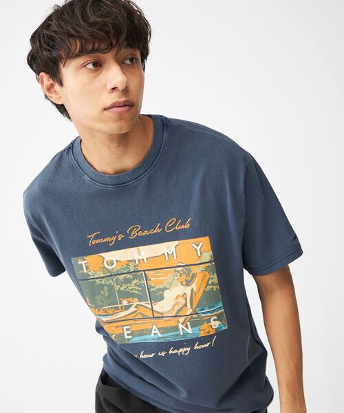 tommy jeans(トミー ジーンズ)の「リラックスビーチクラブグラフィックTシャツ(Tシャツ/カットソー・メンズ・ホワイト/ネイビー・LARGE/MEDIUM/X-LARGE/SMALL)」の20枚目の写真