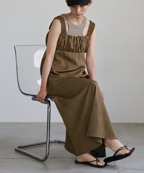 select MOCA（セレクトモカ）の「ギャザーベアキャミワンピース（ワンピース・レディース・ブラウン/チャコールグレー/グレイッシュベージュ・FREE）」の10枚目の写真
