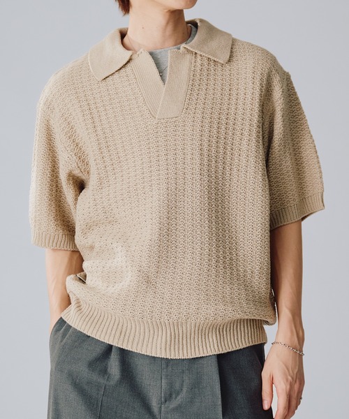 Adoon plain(アドーンプレーン)の「【新色追加】SKIPPER SHORT SLEEVE SUMMER KNIT POLO / スキッパーショートスリーブサマーニットポロ(Tシャツ/カットソー・メンズ・ダークグレー/ベージュ/ブルー/ライトグレー/ライトベージュ/ボルドー/ブラウン/ブラック/ライトブルー・MEDIUM/LARGE)」の6枚目の写真
