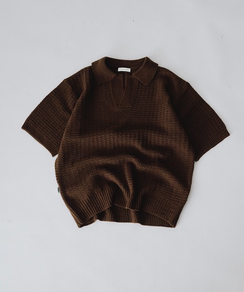 Adoon plain(アドーンプレーン)の「【新色追加】SKIPPER SHORT SLEEVE SUMMER KNIT POLO / スキッパーショートスリーブサマーニットポロ(Tシャツ/カットソー・メンズ・ダークグレー/ベージュ/ブルー/ライトグレー/ライトベージュ/ボルドー/ブラウン/ブラック/ライトブルー・MEDIUM/LARGE)」の15枚目の写真