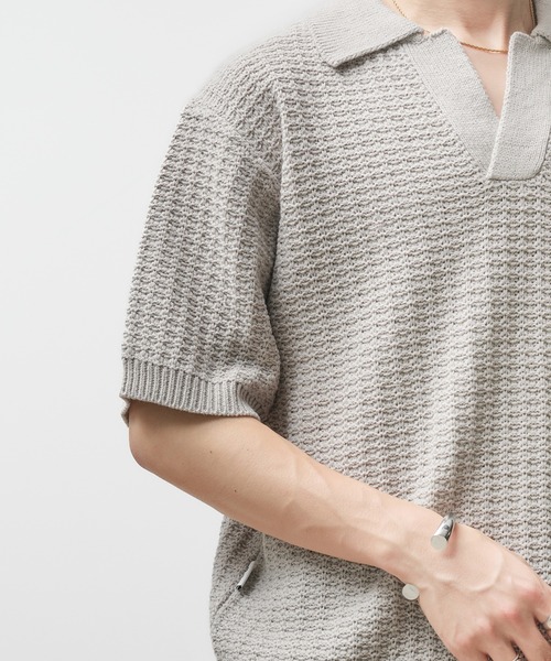 Adoon plain(アドーンプレーン)の「【新色追加】SKIPPER SHORT SLEEVE KNIT POLO / スキッパーショートスリーブニットポロ(ポロシャツ・メンズ・ダークグレー/ベージュ/ブルー/ライトグレー・MEDIUM/LARGE)」の14枚目の写真