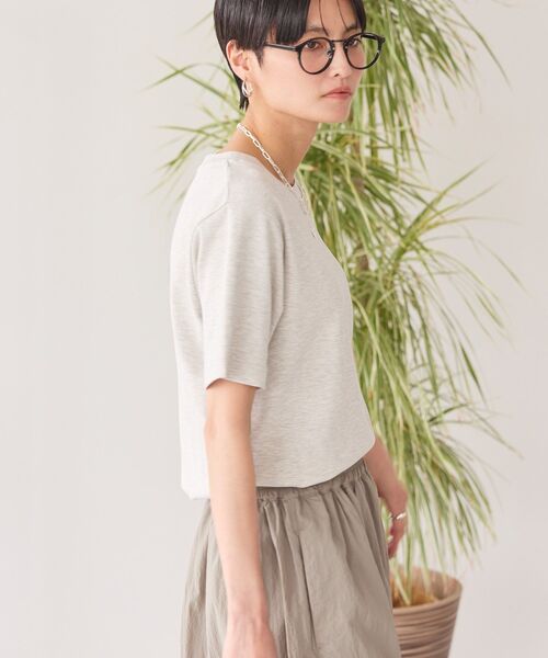 AMERICAN HOLIC(アメリカンホリック)の「きれいめコットンベーシックTシャツ(5分袖)(Tシャツ/カットソー・レディース・ブラック/その他6/ピンク/ホワイト系その他/オフホワイト/チャコールグレー・L/M)」の2枚目の写真