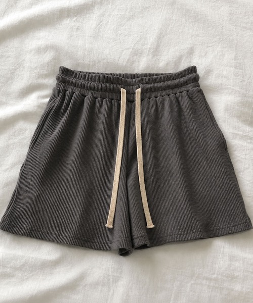 ammy.(エイミードット)の「【 ammy. / エイミードット 】 カジュアル ワッフル ホットパンツ(その他パンツ・レディース・オフホワイト/ブラック/ブラウン/チャコールグレー・FREE)」の3枚目の写真