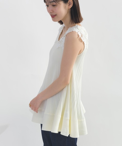 PICCIN(ピッチン)の「【WEB限定】フラワーショルダーニットチュニック(キャミソール・レディース・ブラック/オフホワイト・L/M)」の4枚目の写真