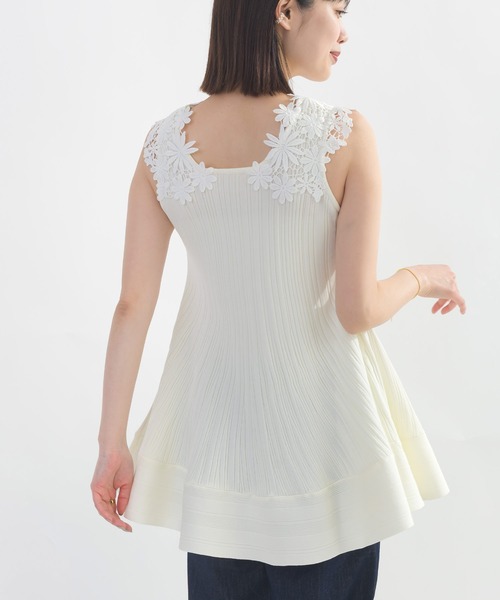 PICCIN(ピッチン)の「【WEB限定】フラワーショルダーニットチュニック(キャミソール・レディース・ブラック/オフホワイト・L/M)」の5枚目の写真