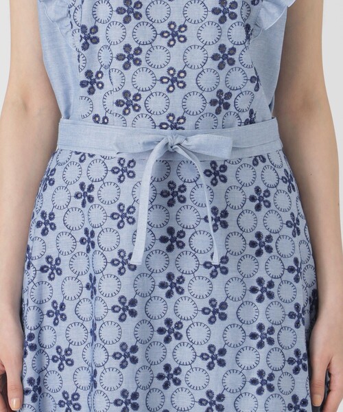 BLUE LABEL CRESTBRIDGE（ブルーレーベルクレストブリッジ）の「シャンブレーレーススカート（スカート・レディース・ホワイト/ブルー・38/36）」の12枚目の写真