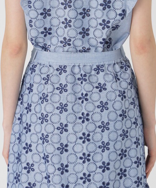 BLUE LABEL CRESTBRIDGE（ブルーレーベルクレストブリッジ）の「シャンブレーレーススカート（スカート・レディース・ホワイト/ブルー・38/36）」の13枚目の写真