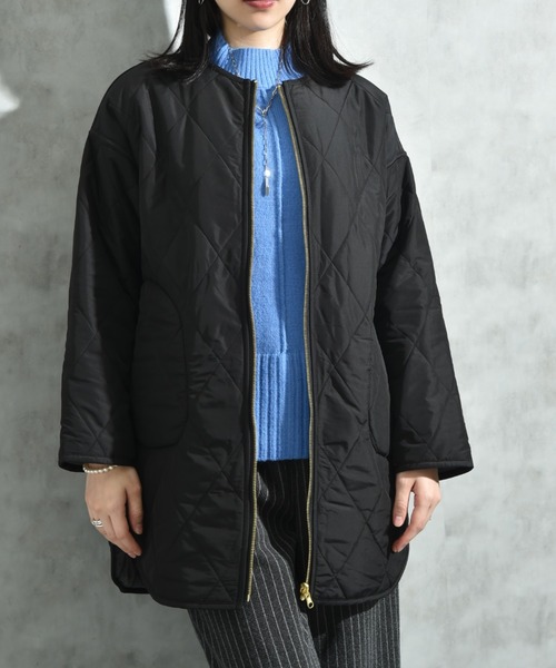 INTERPLANET（インタープラネット）の「タフタ＊キルトリバーシブルミドルコート（ノーカラーコート・レディース・グレイッシュベージュ/チャコールグレー・FREE）」の7枚目の写真