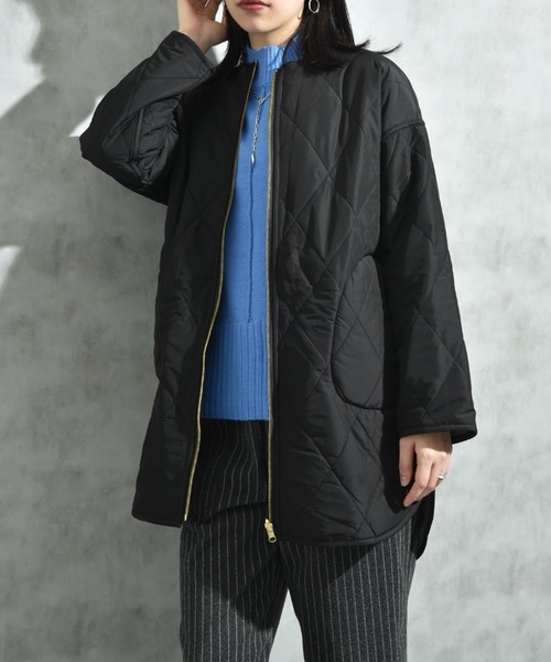 INTERPLANET（インタープラネット）の「タフタ＊キルトリバーシブルミドルコート（ノーカラーコート・レディース・グレイッシュベージュ/チャコールグレー・FREE）」の12枚目の写真