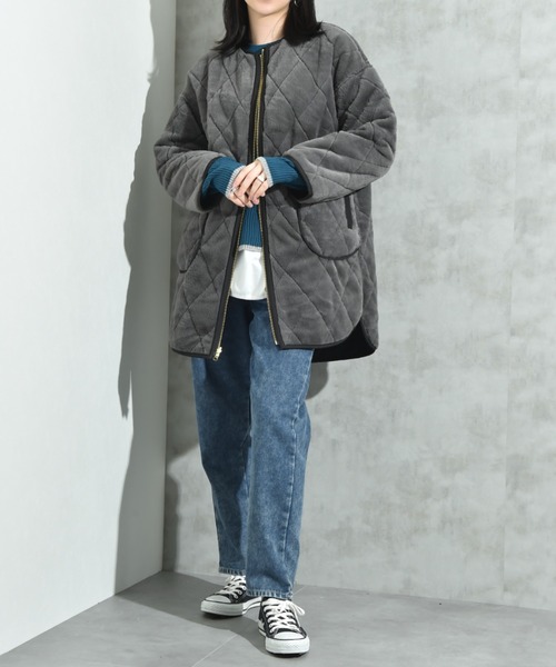 INTERPLANET（インタープラネット）の「タフタ＊キルトリバーシブルミドルコート（ノーカラーコート・レディース・グレイッシュベージュ/チャコールグレー・FREE）」の13枚目の写真