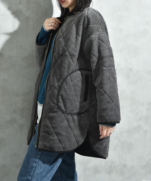INTERPLANET（インタープラネット）の「タフタ＊キルトリバーシブルミドルコート（ノーカラーコート・レディース・グレイッシュベージュ/チャコールグレー・FREE）」の19枚目の写真