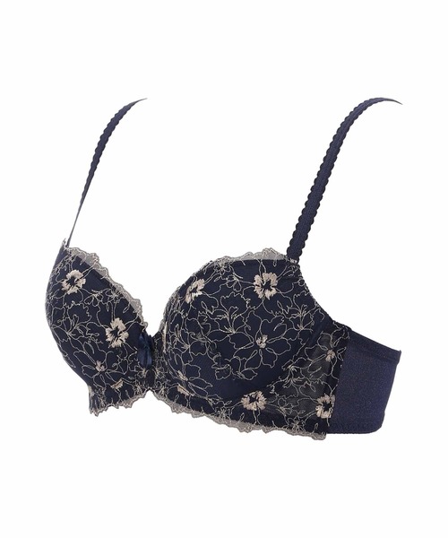 TRIUMPH（トリンプ）の「美胸フィットブラ アザレア ブラジャー【B,C,D,E,F,Gカップ】 TRAC001 WHU（ブラジャー・レディース・ライトブルー/ワインレッド/ホワイト/ネイビー・B65/B70/B75/B80/C65/C70/C75/C80/C85/D65/D70/D75/D80/D85/E65/E70/E75/E80/E85/F65/F70/F75/F80/F85/G65/G70/G75/G80）」の15枚目の写真