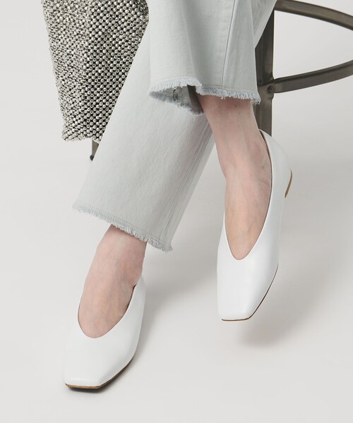 UNITED ARROWS（ユナイテッドアローズ）の「スクエア フラット パンプス（パンプス・レディース・その他1/ブラック/ホワイト・38/37/36/35h/36h/37h/35）」の2枚目の写真