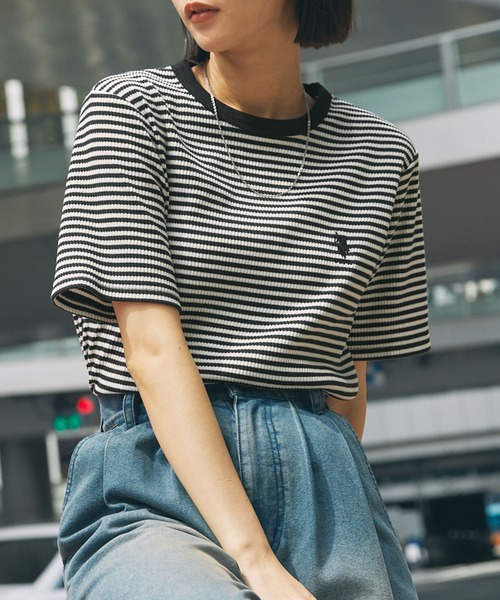 MONO-MART(モノマート)の「U.S. POLO ASSN. /ユーエスポロアッスン 別注 ワンポイント刺繍 リブクルーネック半袖Tシャツ(Tシャツ/カットソー・レディース・ブラウン/ブラック×ホワイト/ブラック/ライトピンク/オフホワイト/グレー系・M/L)」の3枚目の写真