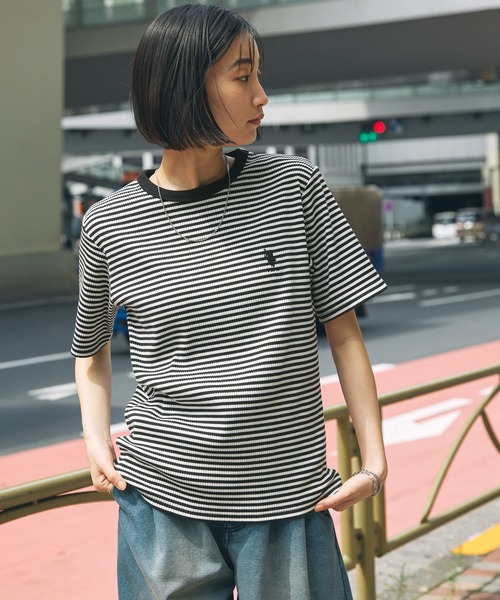 MONO-MART(モノマート)の「U.S. POLO ASSN. /ユーエスポロアッスン 別注 ワンポイント刺繍 リブクルーネック半袖Tシャツ(Tシャツ/カットソー・レディース・ブラウン/ブラック×ホワイト/ブラック/ライトピンク/オフホワイト/グレー系・M/L)」の9枚目の写真
