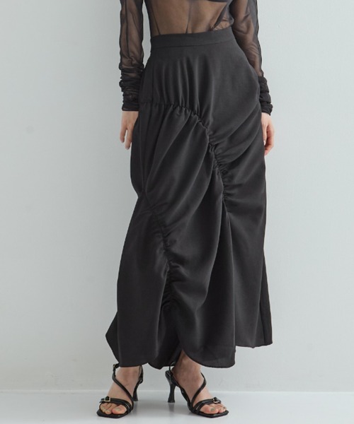 STUDIOUS(ステュディオス)の「【STUDIOUS/ステュディオス】GATHER SHIRRING SKIRT/ギャザーシャーリングスカート(スカート・レディース・ブラック/ベージュ・1/2)」の2枚目の写真
