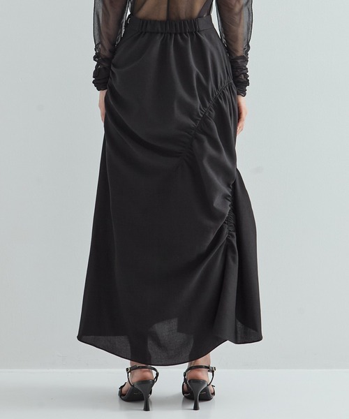 STUDIOUS(ステュディオス)の「【STUDIOUS/ステュディオス】GATHER SHIRRING SKIRT/ギャザーシャーリングスカート(スカート・レディース・ブラック/ベージュ・1/2)」の3枚目の写真