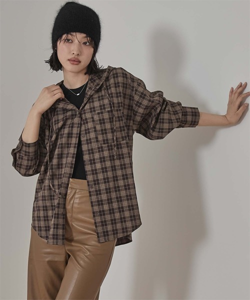 miette(ミエット)の「フード付きオーバーサイズチェックシャツ(シャツ/ブラウス・レディース・ブラック/ネイビー/ブラウン・FREE)」の15枚目の写真