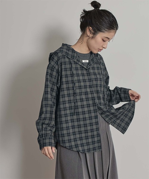 miette(ミエット)の「フード付きオーバーサイズチェックシャツ(シャツ/ブラウス・レディース・ブラック/ネイビー/ブラウン・FREE)」の22枚目の写真