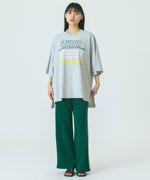 ROSE BUD(ローズバッド)の「(GENE HEAVENS)EMBROIDERY PRINT BIG TEE(Tシャツ/カットソー・レディース・ホワイト/グレー・ONE SIZE)」の10枚目の写真