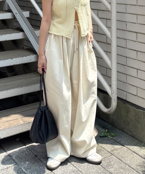 ISOOK(アイスー)の「クロップドVネックニットベスト(chiica select)クロップドVネックニットベスト(chiica select) / サマーニット レイヤード タンクトップ ノースリーブ 重ね着 クロップド丈 短丈 ショート丈 ベージュ アイボリー ブラック(ベスト・レディース・ライトイエロー/モカ/ブラック・FREE)」の21枚目の写真