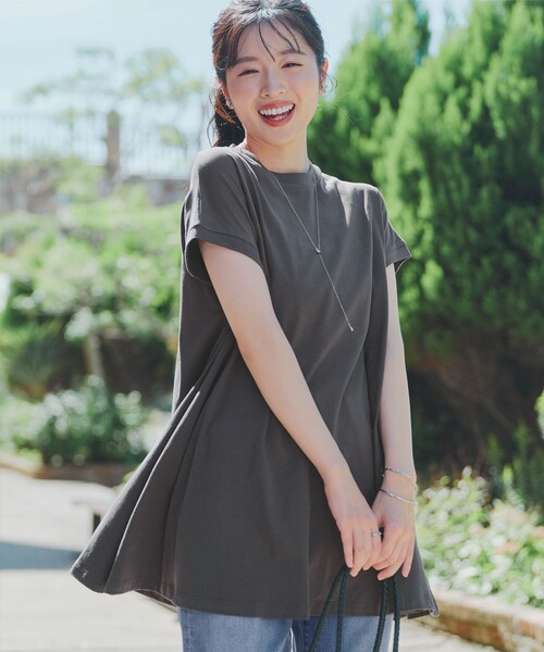 Tiaclasse(ティアクラッセ)の「【接触冷感】 フレンチスリーブフレアカットソー(Tシャツ/カットソー・レディース・チャコールグレー/ブラック/オフホワイト/ピンク/ブルー/ピンク系・FREE)」の3枚目の写真