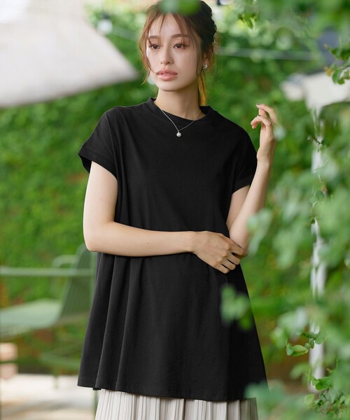 Tiaclasse(ティアクラッセ)の「【接触冷感】 フレンチスリーブフレアカットソー(Tシャツ/カットソー・レディース・チャコールグレー/ブラック/オフホワイト/ピンク/ブルー/ピンク系・FREE)」の2枚目の写真