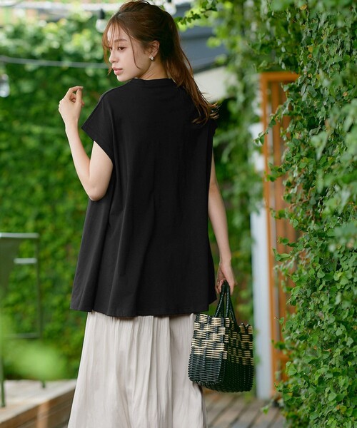 Tiaclasse(ティアクラッセ)の「【接触冷感】 フレンチスリーブフレアカットソー(Tシャツ/カットソー・レディース・チャコールグレー/ブラック/オフホワイト/ピンク/ブルー/ピンク系・FREE)」の9枚目の写真