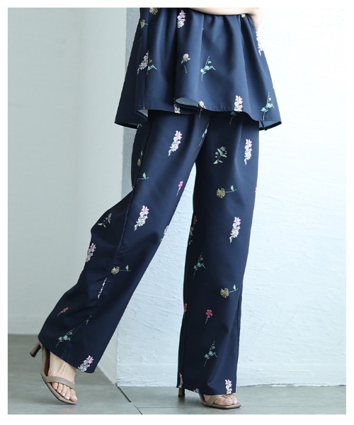 Sawa a la mode(サワアラモード)の「花柄セミワイドストレートパンツ(その他パンツ・レディース・ブラック/オフホワイト/ネイビー・FREE)」の19枚目の写真