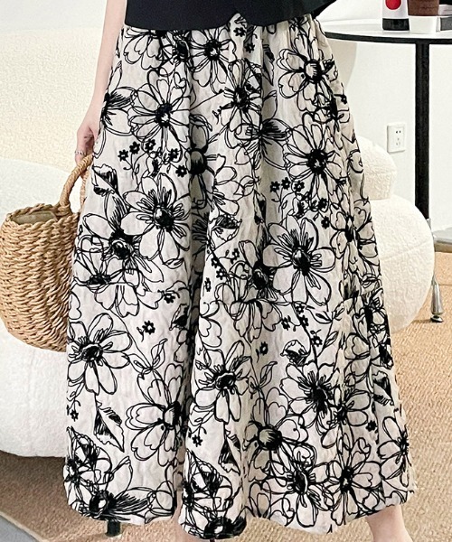 Aelina（エリナ）の「ハイウエスト刺繍ポケット付きスカート（スカート・レディース・ベージュ・M/L）」の4枚目の写真