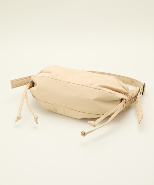 LE VERNIS（ル・ベルニ）の「LE VERNIS(ル・ベルニ) Stomach bag S（ハンドバッグ・レディース・チャコール/ブラック/ベージュ/ブラウン・FREE）」の20枚目の写真