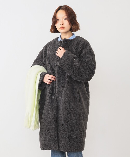 Ray BEAMS（レイビームス）の「【WEB限定】GYMPHLEX / ボア ノーカラー コート（ノーカラーコート・レディース・ナチュラル/チャコールグレー・12）」の4枚目の写真