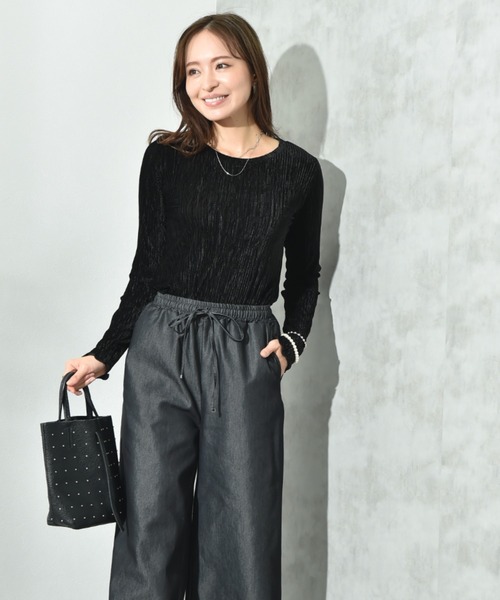 INTERPLANET（インタープラネット）の「プリーツベロア長袖プルオーバー（Tシャツ/カットソー・レディース・ブラック/アイボリー/チャコールグレー・FREE）」の6枚目の写真