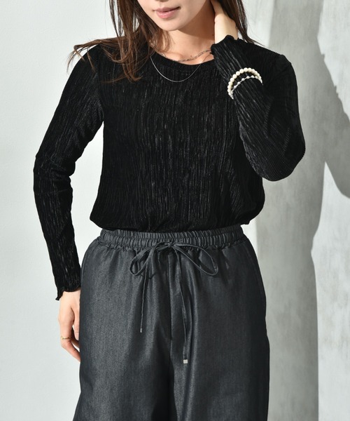 INTERPLANET（インタープラネット）の「プリーツベロア長袖プルオーバー（Tシャツ/カットソー・レディース・ブラック/アイボリー/チャコールグレー・FREE）」の9枚目の写真