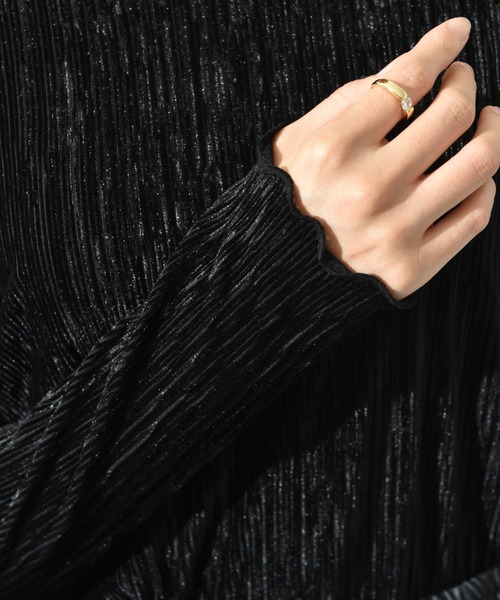 INTERPLANET（インタープラネット）の「プリーツベロア長袖プルオーバー（Tシャツ/カットソー・レディース・ブラック/アイボリー/チャコールグレー・FREE）」の10枚目の写真