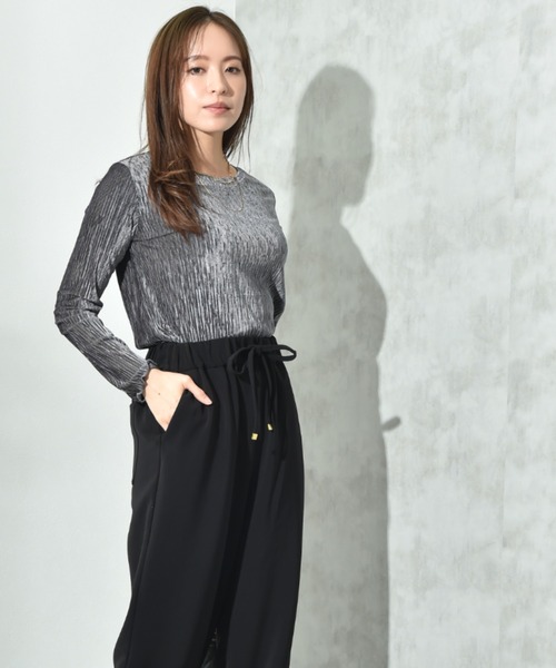 INTERPLANET（インタープラネット）の「プリーツベロア長袖プルオーバー（Tシャツ/カットソー・レディース・ブラック/アイボリー/チャコールグレー・FREE）」の14枚目の写真