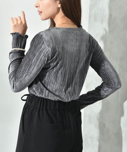 INTERPLANET（インタープラネット）の「プリーツベロア長袖プルオーバー（Tシャツ/カットソー・レディース・ブラック/アイボリー/チャコールグレー・FREE）」の18枚目の写真