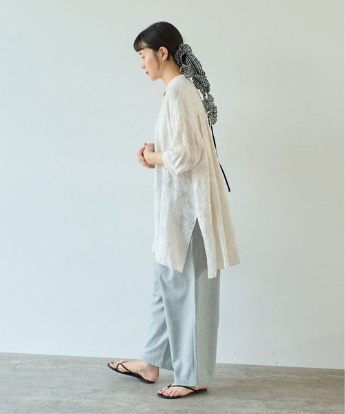 yuni（ユニ ）の「シアーカットジャカード チュニックブラウス（シャツ
