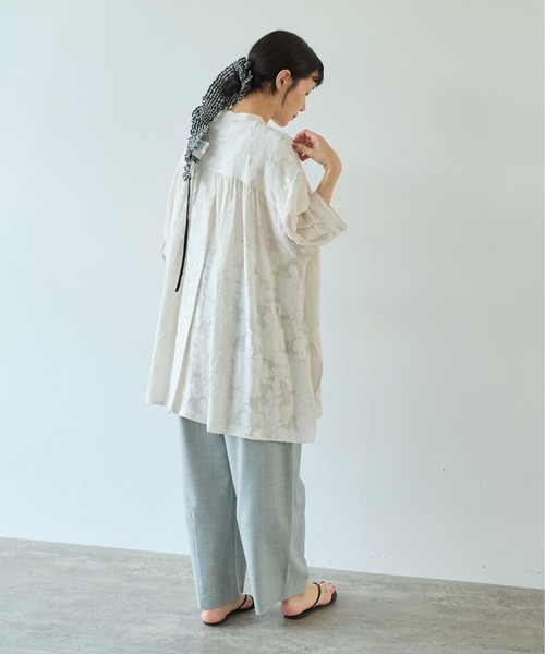 yuni（ユニ ）の「シアーカットジャカード チュニックブラウス（シャツ