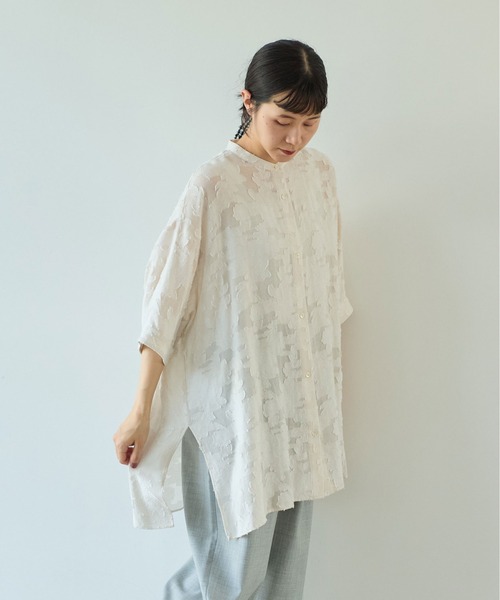 yuni（ユニ ）の「シアーカットジャカード チュニックブラウス（シャツ