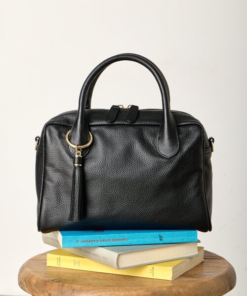 Jena espace merveilleux（ジェナ　エスパスメルヴェイユ）の「タッセル本革ボストンバッグ（ショルダーバッグ・レディース・グレー/ブラック・FREE）」の3枚目の写真