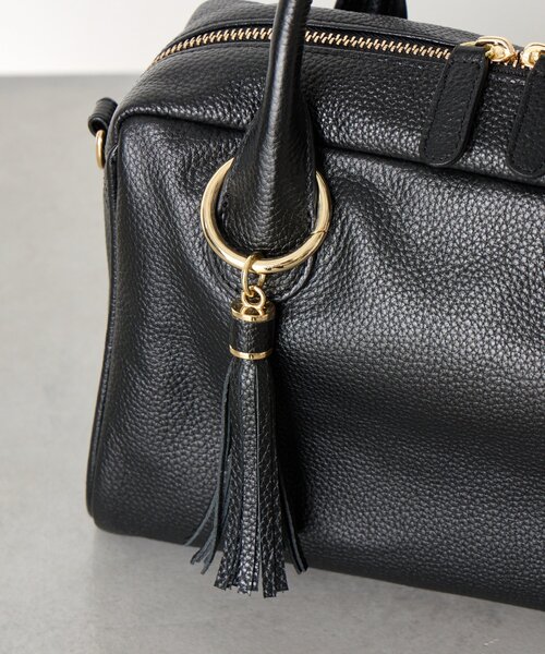 黒いレザーボストンバッグ タッセル付き セール】タッセル本革ボストンバッグ（ショルダーバッグ）｜Jena