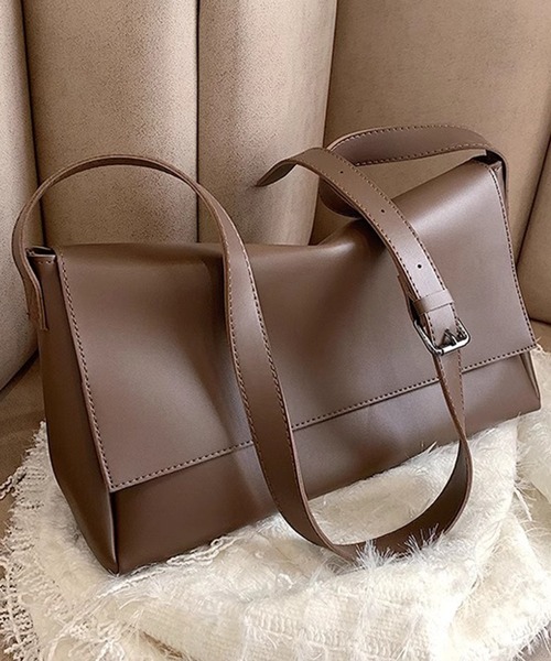 DAY CLOSET（デイ クローゼット）の「【ドラマ衣装提供/2WAY】きれいめ ワンハンドル ショルダーバッグ レディース（ショルダーバッグ・レディース・グレイッシュベージュ/ブラック/ブラウン・ONE SIZE）」の6枚目の写真