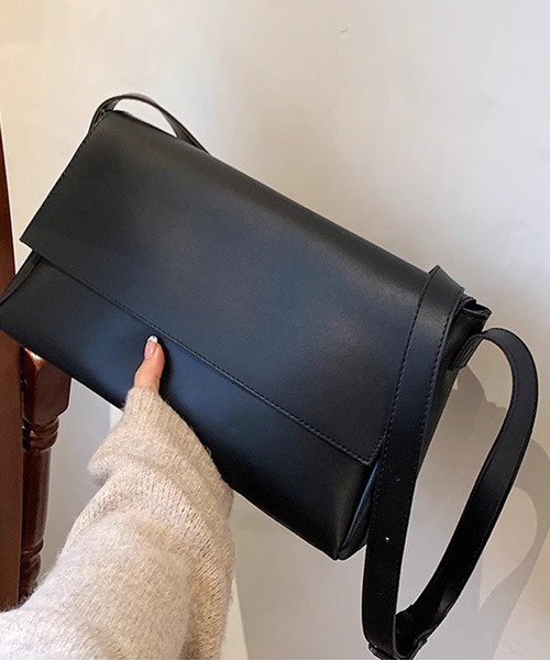 DAY CLOSET（デイ クローゼット）の「【ドラマ衣装提供/2WAY】きれいめ ワンハンドル ショルダーバッグ レディース（ショルダーバッグ・レディース・グレイッシュベージュ/ブラック/ブラウン・ONE SIZE）」の11枚目の写真