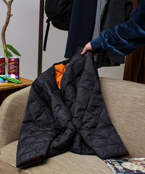 TAION（タイオン）の「【GLOSTER別注】TAION ミリタリー クルーネック ライナージャケット（ダウンジャケット/コート・メンズ・オリーブ/ブラック/モカ/ダークネイビー・M/L/XL）」の10枚目の写真