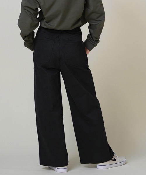 RIKKA FEMME(リッカファーム)の「ビッグポケットチノパンツ(チノパンツ・レディース・ブラック・マルチサイズ)」の4枚目の写真