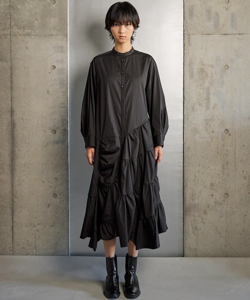RUMCHE(ラムシェ)の「Typewriter Gathered Dress / タイプライターギャザードレス(ワンピース・レディース・ホワイト/ブラック・FREE)」の4枚目の写真