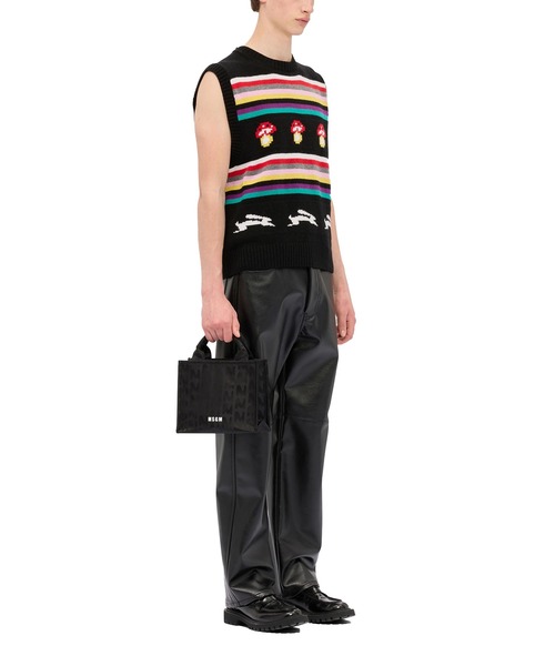 MSGM(エムエスジーエム)の「「FOLLOW THE RABBIT&MUSHROOM」マルチジャガードニットベスト(ニット/セーター・メンズ・ブラック・M)」の4枚目の写真