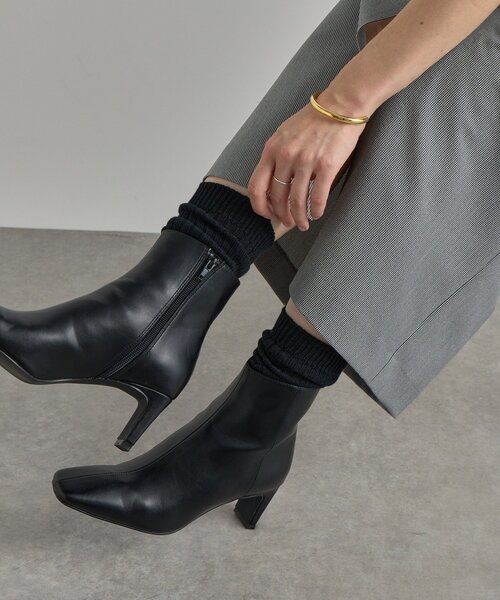 RIVE DROITE（リヴドロワ）の「【洗練された印象に】ヒールショートブーツ（ブーツ・レディース・ベージュ/ブラック/ダークブラウン・MEDIUM/SMALL/LARGE）」の5枚目の写真